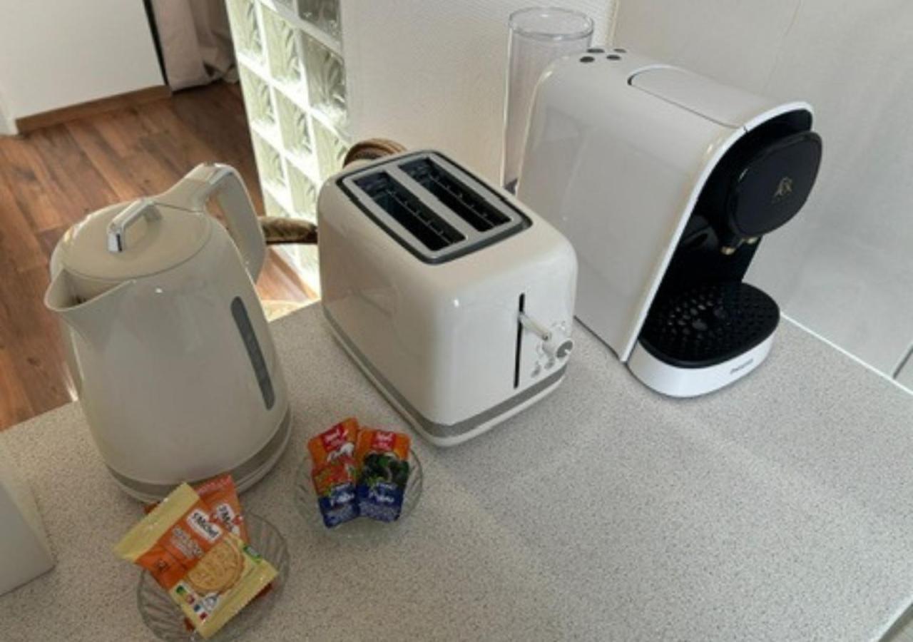 Apartament Le Fleuri - Reims - Wifi Gratuit - Quartier Calme Zewnętrze zdjęcie